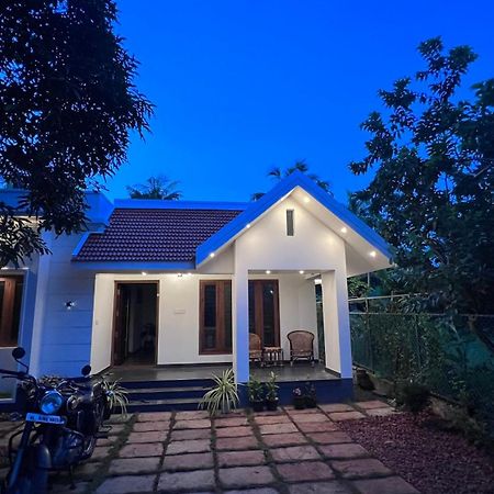 Beautiful Village House With All Facilities. Alappuzha Εξωτερικό φωτογραφία